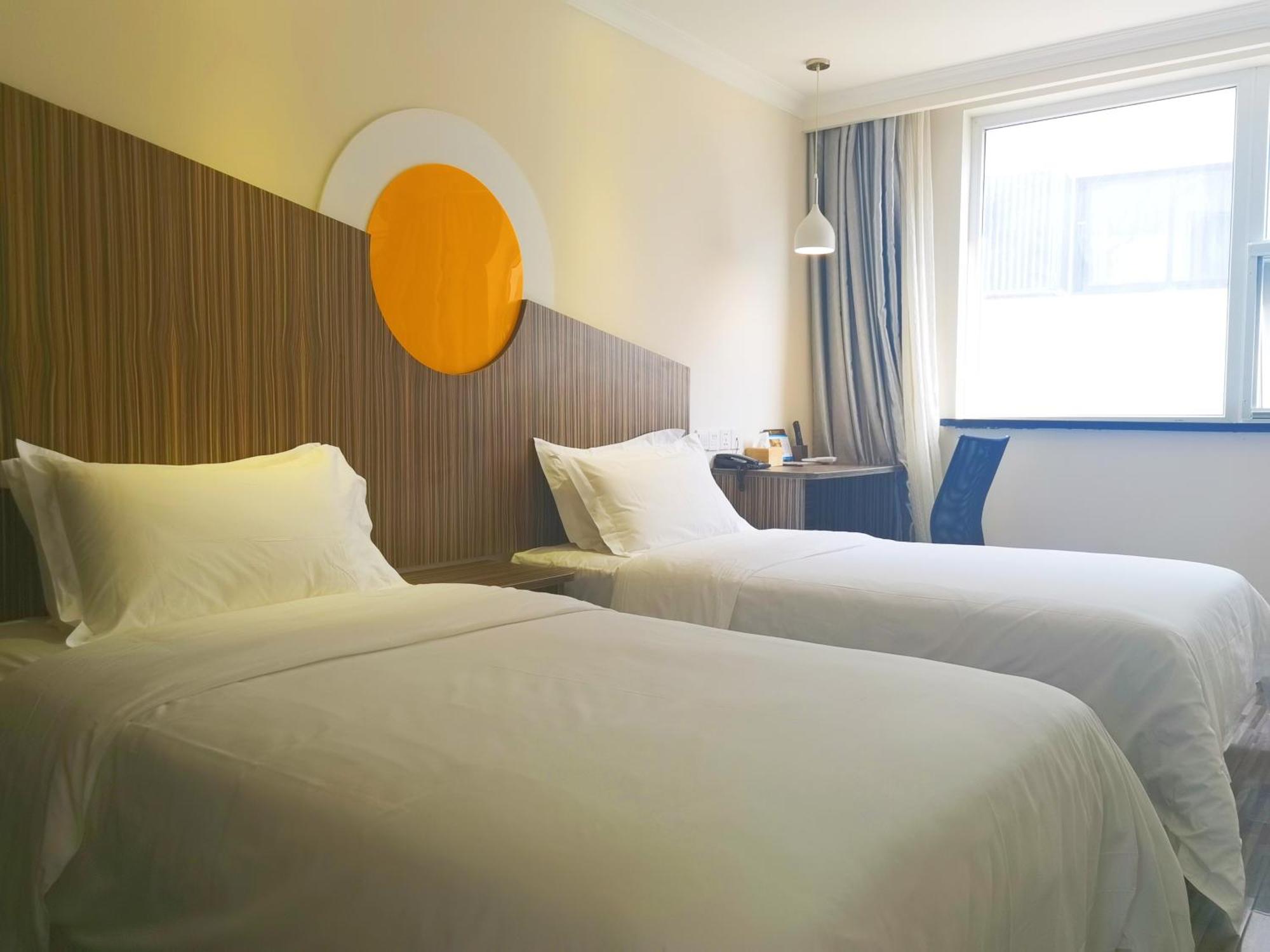Zhongan Xizang North Road Subway Station Branch Hotel 2*